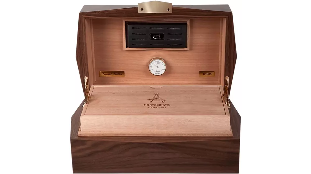 humidor Montecristo Linea 1935 brown 60 cig