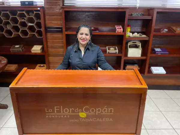 Master torcedor from Honduras with special cigar rolling demonstrations